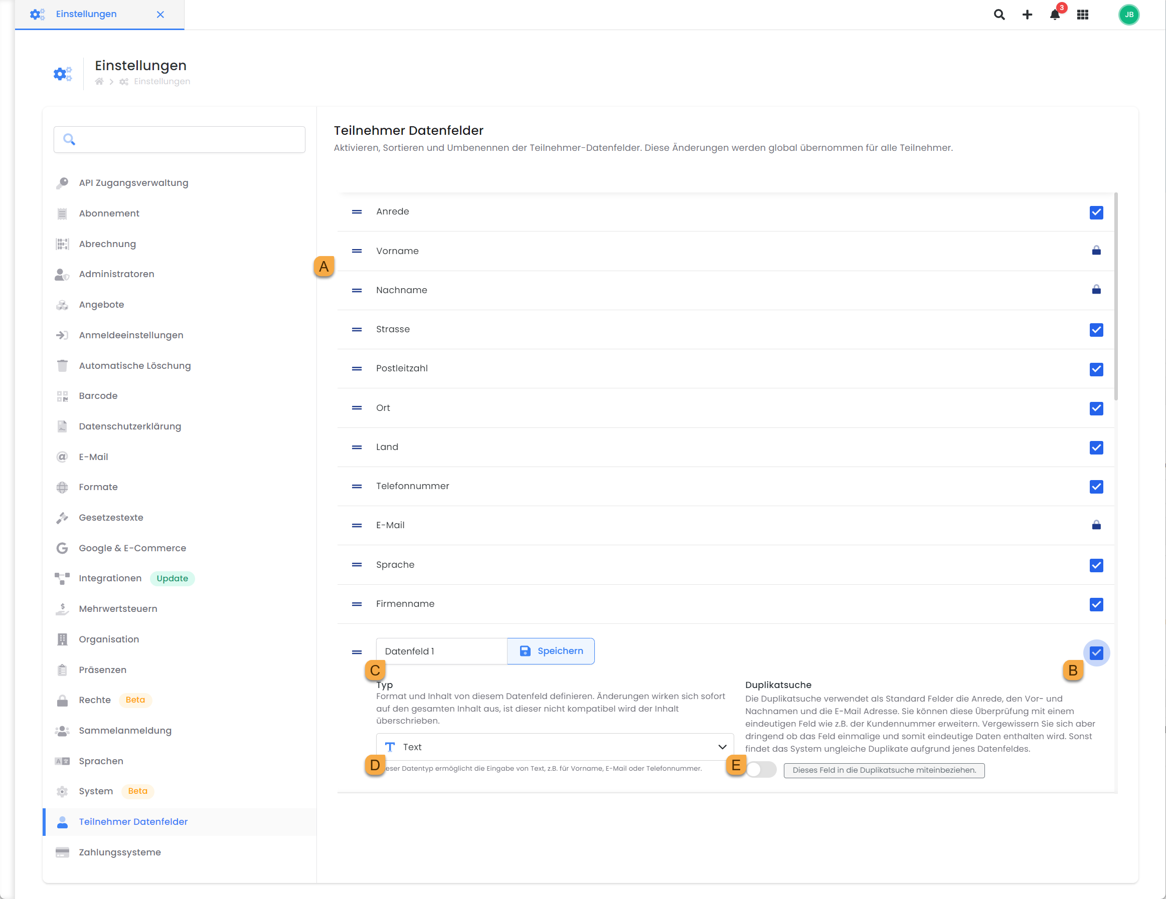 Das Bild zeigt einen Ausschnitt der Einstellungsseite im edoobox-Buchungssystem, speziell die Sektion für Teilnehmer-Datenfelder. Es werden verschiedene Felder aufgelistet, die für die Erfassung von Teilnehmerinformationen verwendet werden können, wie Anrede, Name, Adresse und Kontaktinformationen. 