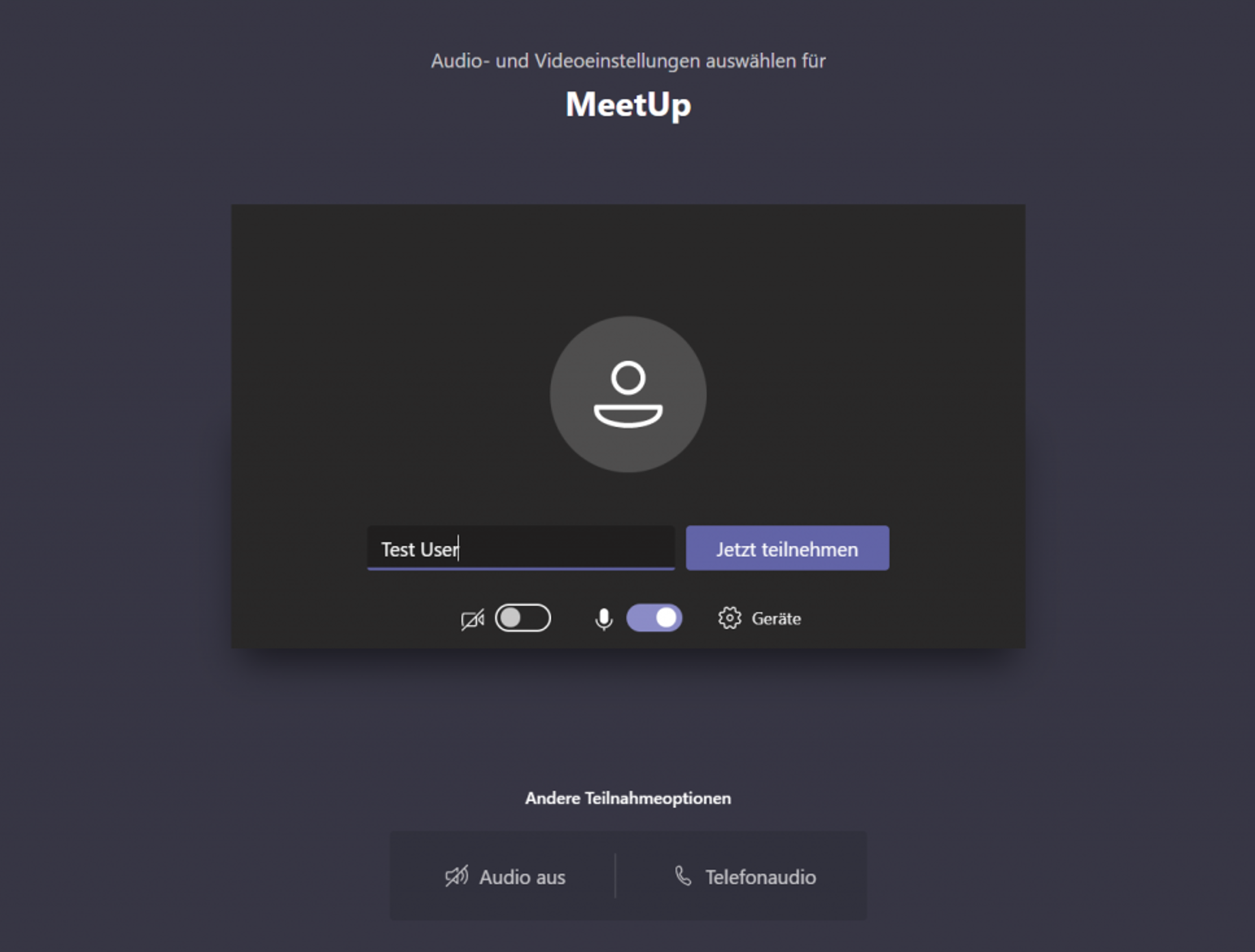 Vorschau in Microsoft Teams zur Auswahl von Audio- und Videoeinstellungen für ein Meeting, mit Optionen zur Stummschaltung, Geräteauswahl und Teilnahme über Telefon oder Audio. Ebenfalls sind Daten eingegeben für einen Test User